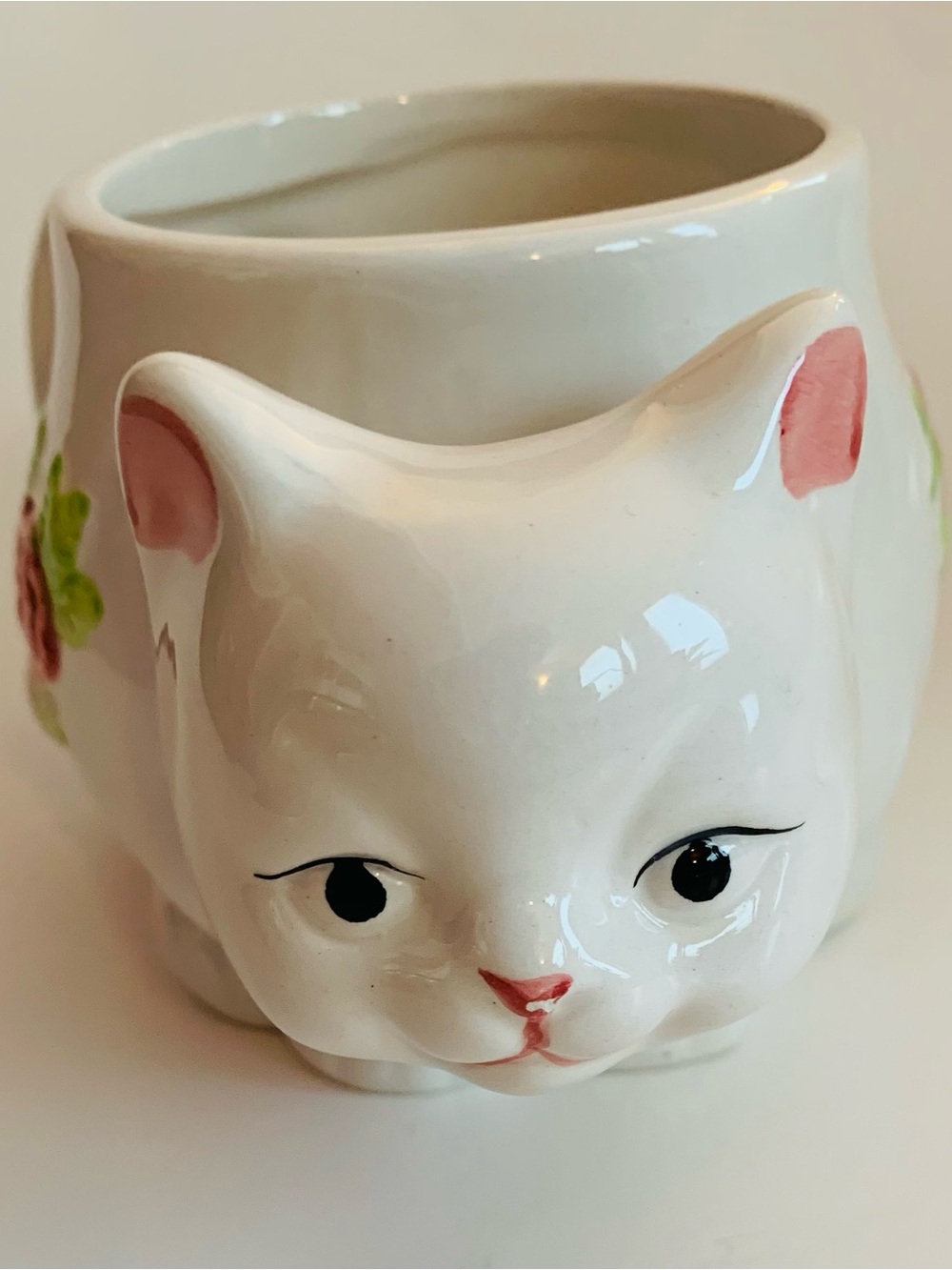 Prime Way Companies White Pink Embossed Roses Cat Mug Cup With Teabag Holder 8oz